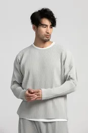 Miyake Plissee Full Sleeve Round Collar T-Shirt für Männer Mode japanische Streetwear Long Sleeve Plain T-Shirt Casual Top 240408