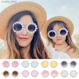 Sunglasses Retro Daisy Flower Sunglasses for Adults and Kids Round Frame Sun Glasses Fashion Funny Festival Party Glasses Shades Sunglasses Y240416