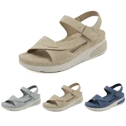 20224 män kvinnor designer sandaler sommarstrand tofflor gai blå bekväm kvinnor utomhus sneakers mode glider