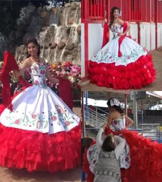 2018 Sexig ny vit och röd nivå draperad broderi quinceanera klänningar bollklänning med laceup golvlängd prom party gown1029185