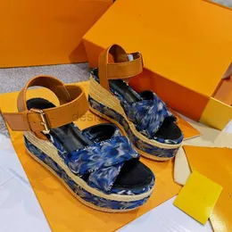 10A عالية الجودة رفاهية منذ صندل Sandals Starboard Wedge Sandals Espadrilles مصمم جلدي طباعة عالية الكعب