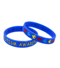 50 st autismmedvetenhet Silikongummiarmband som debossat och fyllt i färgsprutspussellogo vuxen storlek 5 färger53149654660622