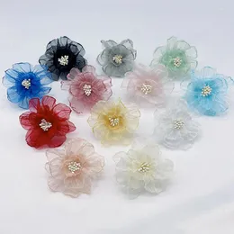 장식용 꽃 10pcs/lot 6cm 수제 쉬폰 오간자 장미 코드 인공 꽃 머리 웨딩 드레스 모자 헤드웨어 장식