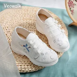 Casual Shoes Veowalk Chinese Embroidered Women White Clunky Sneakers Chic Dorky Dad Hidden Platform Ladies Comfortable Creepers