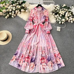 Lässige Kleider Sommerurlaub Wunderschöne Blumenchiffon Frauen drehen Hals Laternenhülsengürtel Blumendruck Langer Robe Vestidos 2043