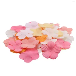Dekorative Blumen Kirschblüte Blütenblätter Plum 500pcs 3cm Künstliche Mini Seidenblatt für Hintergrund Hochzeit DIY Party Lesezeichen