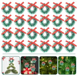 Dekoratif Çiçekler 24 PCS Noel Çelenk Asma Süs Mini Çelenk Oyuncak Okaliptüs Sisal İpek Simülasyon