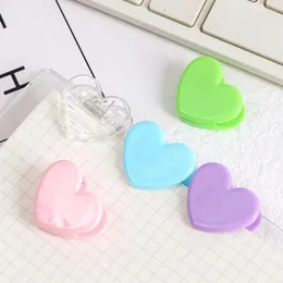 Tischmatten 5pcs herzgeformte Papierklammern Mini Clip Sealing Mehrzwecknähte Lesezeichen Kawaii Tickets P Home Office Dekor