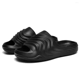 Sandaler överdimensionerade 44-45 svarta sneakers mäns tofflor skor som går sport krasovka droppfartyg leveranser kawaiis 2024