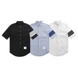 Mens verão casual camisa de manga curta clássica braço versátil quatro barras de fita masculas e camisas listradas