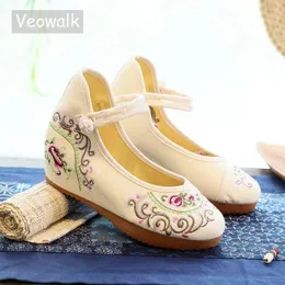 Sapatos casuais veowalk feitos artesanais em mulheres chinesas plataformas planas plataformas velhas algodão bordado de flores zapatos mujer