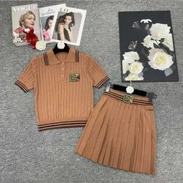 Miumiuss Suit Designer Luxury Fashion Two Piece New Summer Letter Gold Wire Embroidery With Color Lapel Knitted Short Sleeved Pleated Skirt Set