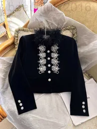 Damenjacken Designerin Miu Schwarzer Samt kurzer Anzug mit Straußpelzkragen, Hochleistungsnagelbeulst Oma Style Exquisite Strickjacke für Frauen im Herbst O25F
