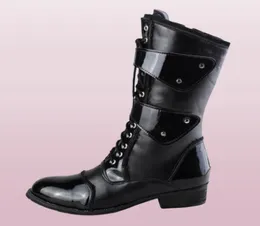 Новый дизайн Fashion Tide Mid Half Boots для мужчин кружек с Buckle Motorcycle Boot Man одеванием кожи ковбоя PU Martin Boot S9163092