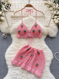 Singreiny Strawberry Sweet Beach Zwei Stücke Sets Halfter Rückenfreier Camisshort -Röcke Fashion Hook Blume Hohlausläufe Strandanzüge 240409