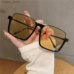 Sunglasses 2021 New Vintage Fashion Sunglasses For Women Metal Square Frame Luxury Shades Pink Sun Glasses Photograph Sun Eyewear UV400 Y240416