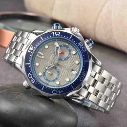 2024 Top Luxury Brand Watchs Omg maschile Watch Seahorse Series a tre pin Calendario con diversi stili di cinghie