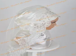 Luxury Muslim Wedding Veils 2016 med spets Appliced ​​Edge and Crystals One Layer Tulle armbågslängd Bridal Hijab Custom Made3285335