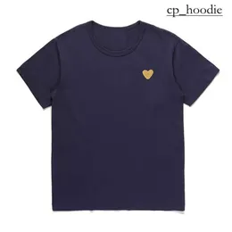 Comes des Garcon Designer Tshirt Red Heart Fashion Men och kvinnliga par Kort ärm CDGS T -skjorta Löst snabb torr bomullsbroderade Commes des Garcon T -shirt 7237