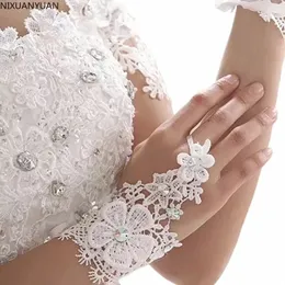 wholesale 2023 Elegant Lace Short White Fingerl Fi Party Performance Dancing Wedding Gloves Wedding Accories luva I6GK#