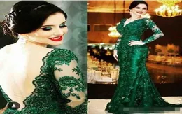 2019 Emerald Green Lace Mermaid Evening Dresses Vintage V Neck Appliqued Beaded Full Lace Prom Gowns Plus Mother Dress6244869