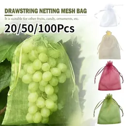 Depolama torbaları 100/50/20pcs Çilek Organzesi için Drawstring Meyve Örgü Torbası Koruyucu Torbalar ile Üzüm Koruması