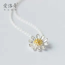 S925 Silverhalsband Kvinnor Färsk liten höst Chrysanthemum Flower Pendant Chrysanthemum Fashion Personlighet Kort krage kedja D6473