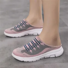 Casual Shoes 35-40 Mönstrade röda lägenheter Partihandel Sneakers Top Women Trends 2024 Sports Loafers Super Brand Luxe Runner Runners