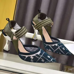 Летние дамы сандалии стилевых дизайнеров высокого каблука FF SANDALS Указали пальцы красивые модные высокие каблуки Bownot Canvas Women