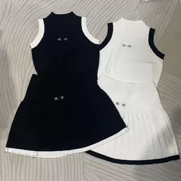 Дизайнер костюма Miumiuss Luxury Fashion платье с двумя частями ранняя осень новая круглая вышивка писем