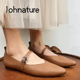Casual Shoes Johnature 2024 Spring Autumn Retro Buckle Strap Shallow Soft Pointed Toe Loafers Women äkta läderlägenheter