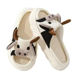 Mulheres Milk Cow Linen Slippers Four Seasons Men Sandálias Indoor Adultos Cartoon Slides Couples Coufe Butter Breathable Home Shoes 240412