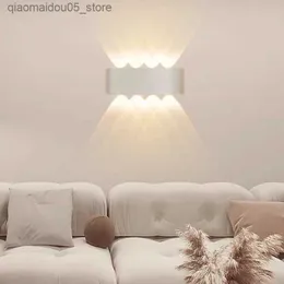 Lampy odcienie nowoczesne i proste lampa ścienna LED do salonu sypialnia stolik ścienny lampa ścienna czarno -biała lampa dekoracyjna wnętrza Q240416
