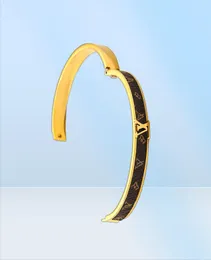 Women Branded Armbänder Armreifen Designer Brief Schmuck Kunstleder 18K Gold plattiert Edelstahl Armband Frauen Hochzeit Jewel6233859