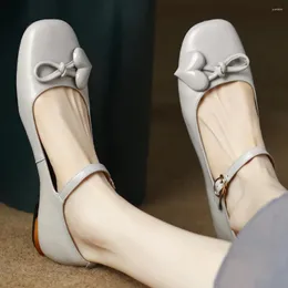 Casual Buty damskie krowie skórzany metalowy pasek Mary Jane Flats kształt serca Bowtie Dekoracja koreańskiego stylu słodki balet żeński