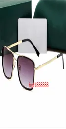 2021 occhiali da sole di nuovo designer Brand Glasses Outdoor Parasol PC Fashion Fashion Ladies Luxury 138 Occhiali da sole Mirror Wome3757031