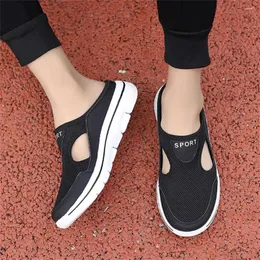 Casual Shoes Niezlip 35-42 Flat Sneakers Obuv Sport Women 2024outdoor Casuall Class Sneskers Shooes Zabawne popularne releasery Donna