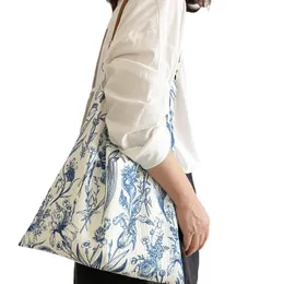 Niş Retro Yeni Çin Mavi ve Beyaz Porselen Çiçek Çantası Cowhide Omuz Kayışı Under Koltuklu Çanta Eğik Straddle Bag Kadın İnce Bez çanta