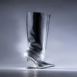 2024 Леди кожаная патентная патент Martin Boots Special Plound Chunky Teeth High Heels Knight Women Женщины по колен