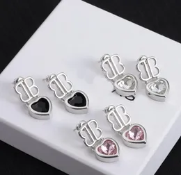 Elegante ciondolo a cuore di cristallo dolce che penzola per orecchini femminile femminile in stile in argento lettere placcate orecchini in ottone Accessori popolari di gioielli popolari