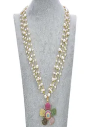 Guaiguai Jewelry 4 Strands White Pearl Collece Cz Pave Flower Panent для женщин настоящие драгоценные камни Каменная леди модная ювелирные изделия4353694