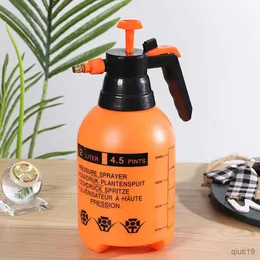 Sprayers 2L Manual Garden Sprayer Spray Weed Killer Handheld Pressure Spray Bottle Lawn and Garden Care for Yard Weeds Plant and Cleaning