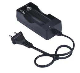 AC 110V 220V Carregador duplo para 18650 37V Bateria de liion recarregável 2 slots US UE Plug Adapter Charge3206363