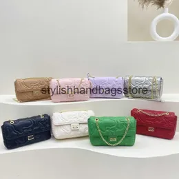 Torby na ramię worki wszechstronne małe kwadratowe torba jedno ramiona Crossbody Women High-end i modna brzoskwiniowa haftowa łańcuch nici H240417