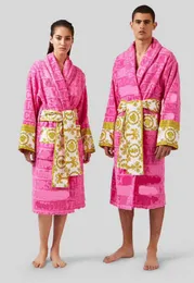Velvet Batrobe Robe Tasarımcıları Barok Moda Pijamalar Erkek Kadınlar Mektup Jakard Baskı Barocco Baskı Kolları Şal Yaka Cep Kemeri24