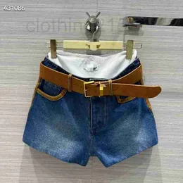 Designer de shorts femininos 2024 Primavera/verão Novo personalidade da moda temperamento doce estilo legal design de duas peças shorts jeans gjgg