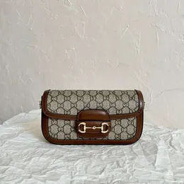 Oryginalny Pi Xiao Zhan w tym samym stylu torba pod pachami Modna wszechstronna siodło z 1955 r. Jedno ramię Crossbody Crossbody Bluckle