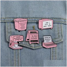 Cartoon -Zubehör Funny Pink Serie Trash Computer Wasserspender Emaille Pins Retro süße Broschen Revers -Schmuck Rucksack CL DHXRE