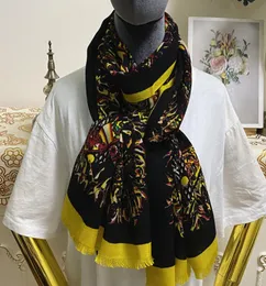 Neues Produkt schwarz Farbgröße 180 cm 65 cm 100 Wollmaterial Druckmuster Langes Pashmina -Schalschals für Frauen6092830