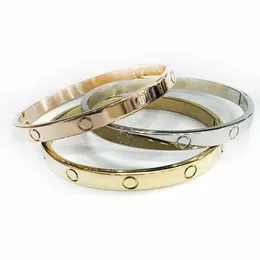 Utsökta design män och kvinna för armband online försäljning fashionabla trendiga kvinnor med cirkulärt mönster tillgängligt fyra färger med trevligt armband